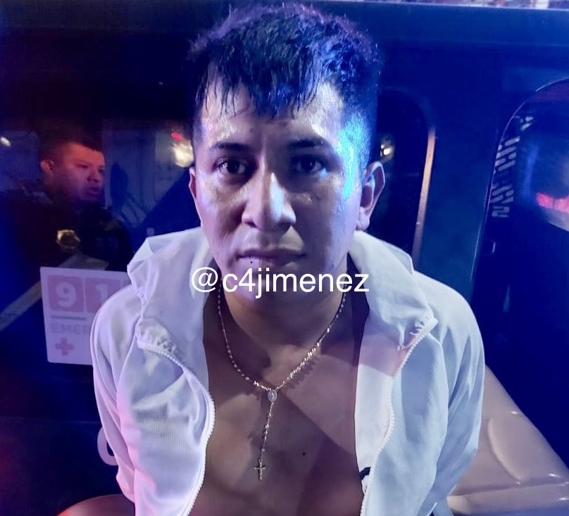 c4jimenez's tweet photo. CAEN SICARIOS de LOS RUDOS
Son: Jorge Sánchez
Alejandro Mejía
Con esta pistola ASESINARON a un hombre en @TuAlcaldiaGAM
Elementos de la Zona Norte de @SSC_CDMX los ubicaron, persiguieron y DETUVIERON.
Ya están en @FiscaliaCDMX
Si ud los reconoce, denúncielos! https://t.co/BdIKvwrg6x