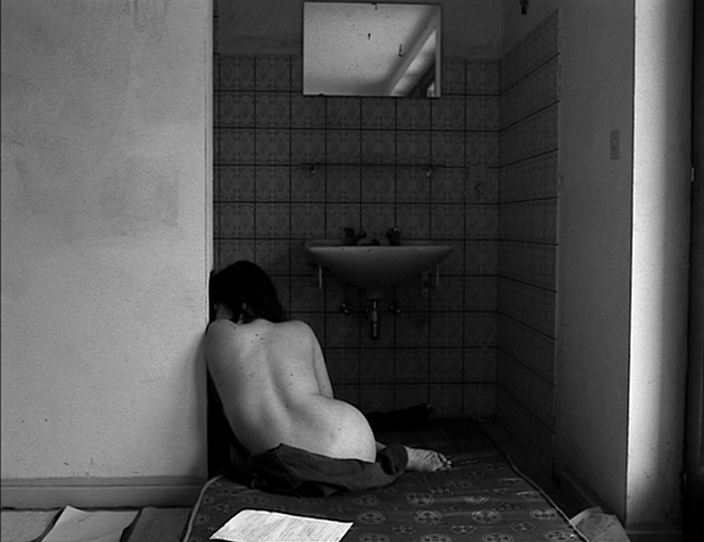 cncalavia's tweet photo. Je, tu, il, elle (Chantal Akerman, 1974) https://t.co/ABji714uK0