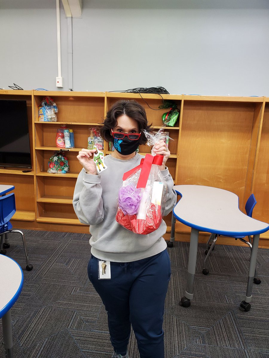 Another day of Jolly at Knox. Hiding elves all around the school. Never seen the staff here so early! <a href="/courtwrightmr/">Michael Courtwright</a> <a href="/lhmarrero/">Lori Marrero</a> <a href="/DPrincipalCWM/">Christopher McNeil-Ed.D</a>