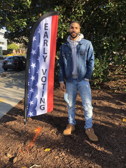 Watch 17th Chariot's leaked NSFW photo on TwXstars