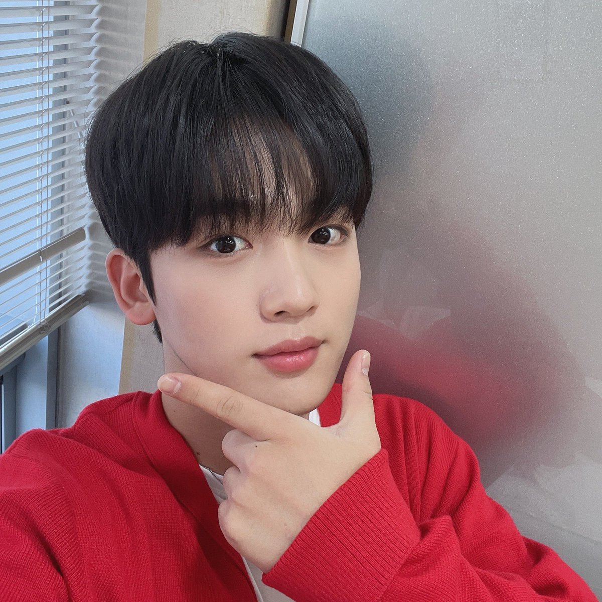 WEi__Official's tweet photo. 사랑넘치는 애교쟁이 부단장 요한🍎 다음 주에도 이어질 요한이의 활약을 기대해주세요🌟

#위아이 #WEi #김요한 #KIMYOHAN https://t.co/BNZ9stV93F