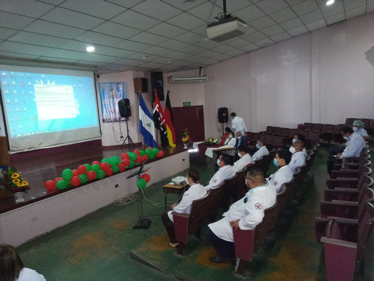 PoderRevolucio1's tweet photo. #Ahora Graduacion de cirujanos endoscopistas del Hospital Aleman Nicaraguense. Gracias a nuestro buen gobierno Sandinista. Restituyendo los derechos del pueblo!!!

#DanielMiPresidente2021 
#FSLN
#18DeDiciembre https://t.co/mifmcxALRz