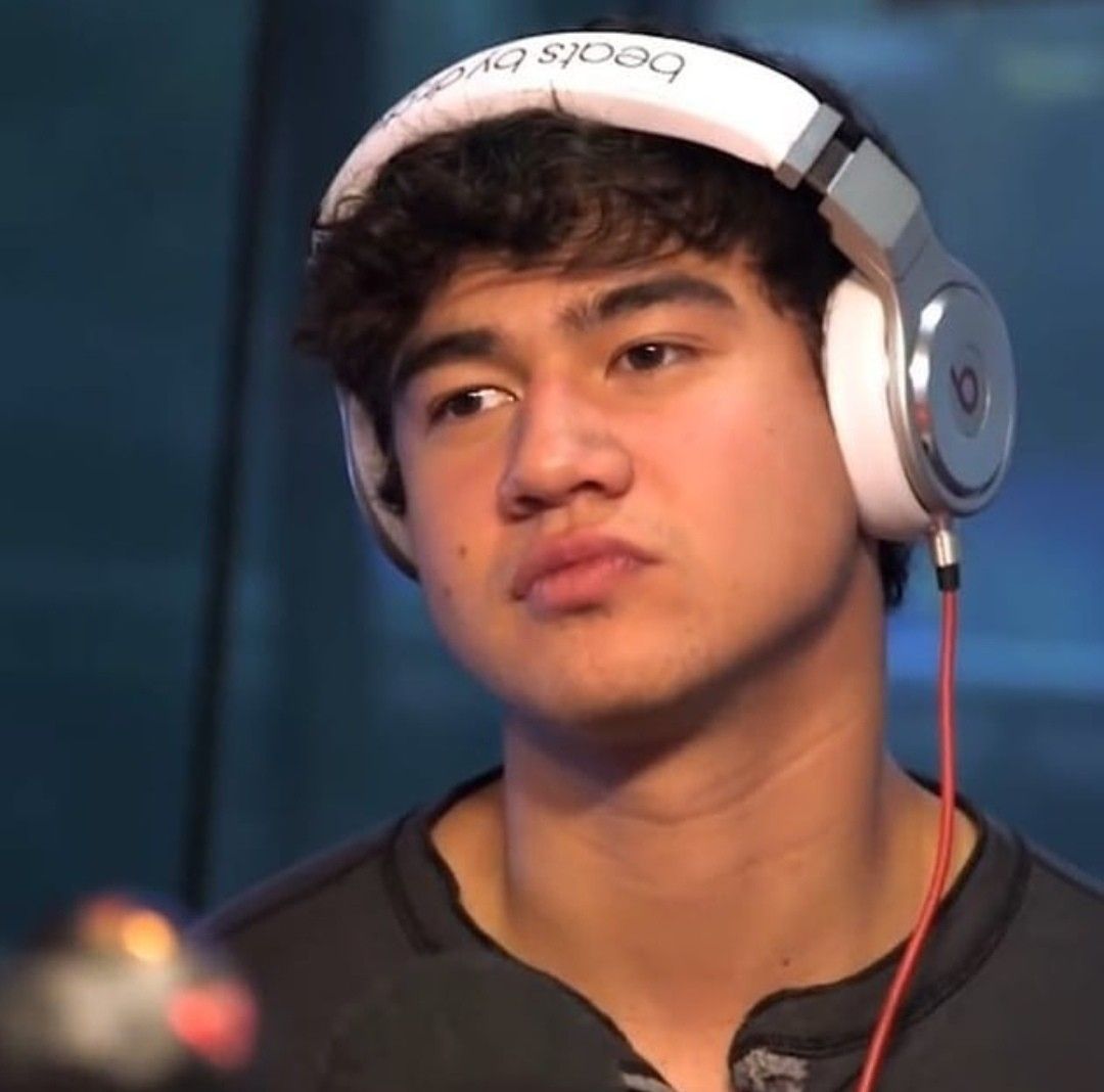 a thread of calum hood being:cute as hell         hot as hell