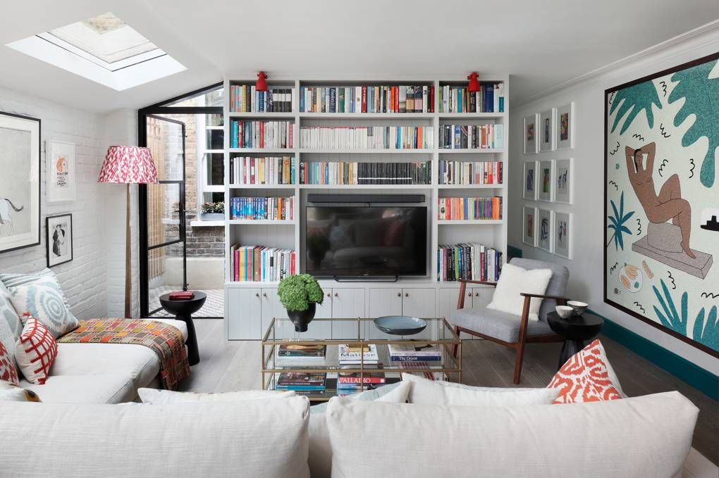 _houseandgarden's tweet photo. Sarah Peake's renovation of her London flat is a masterclass in redesigning a Victorian terrace: https://t.co/wT0vjRNo22 https://t.co/xjc4Qw61uQ