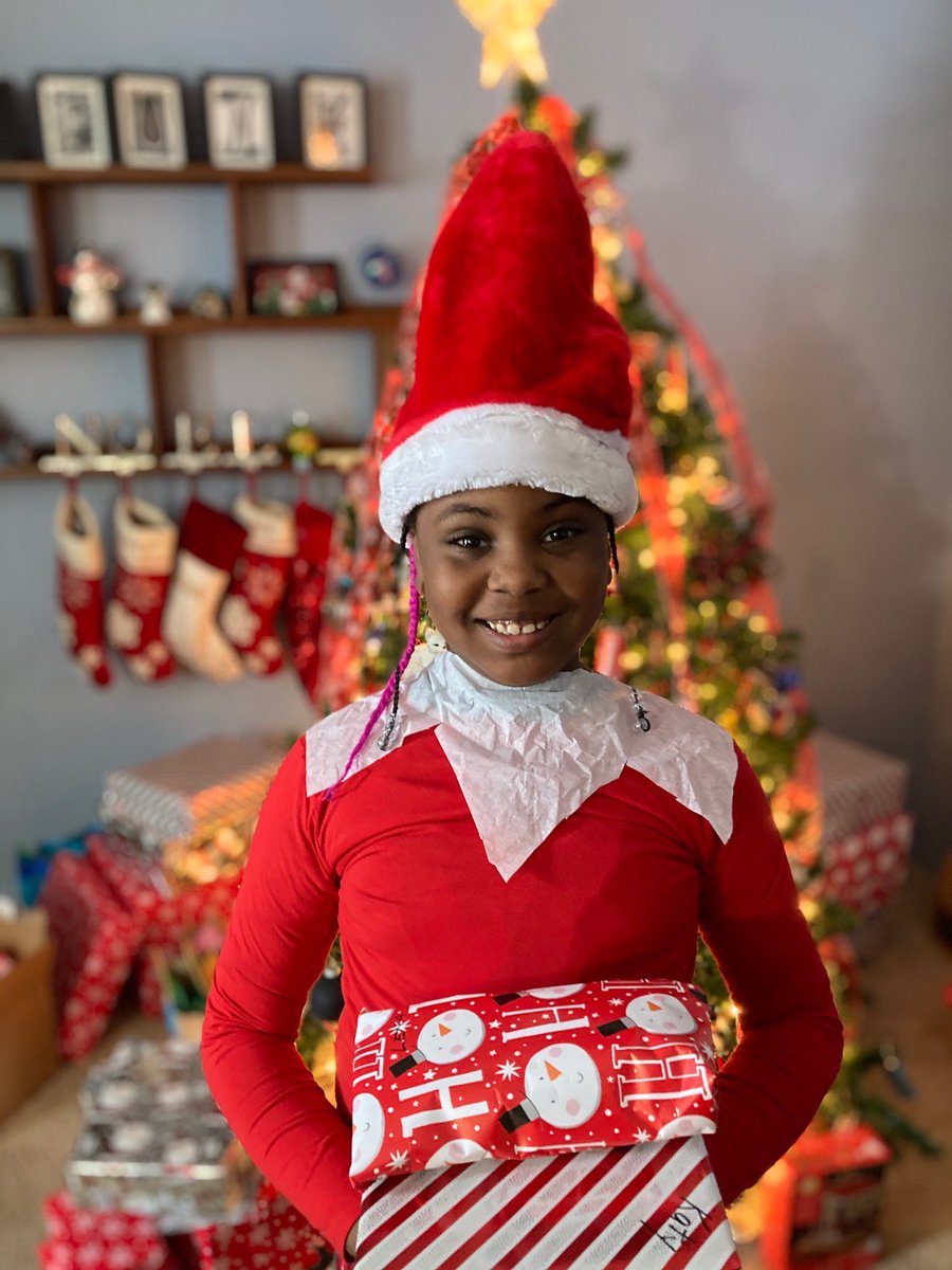awlswa's tweet photo. "Does someone need a hug?" -Buddy the Elf #HolidayCheer 🎄🎄🎅🏻🎅🏻 https://t.co/p58r2stjOZ