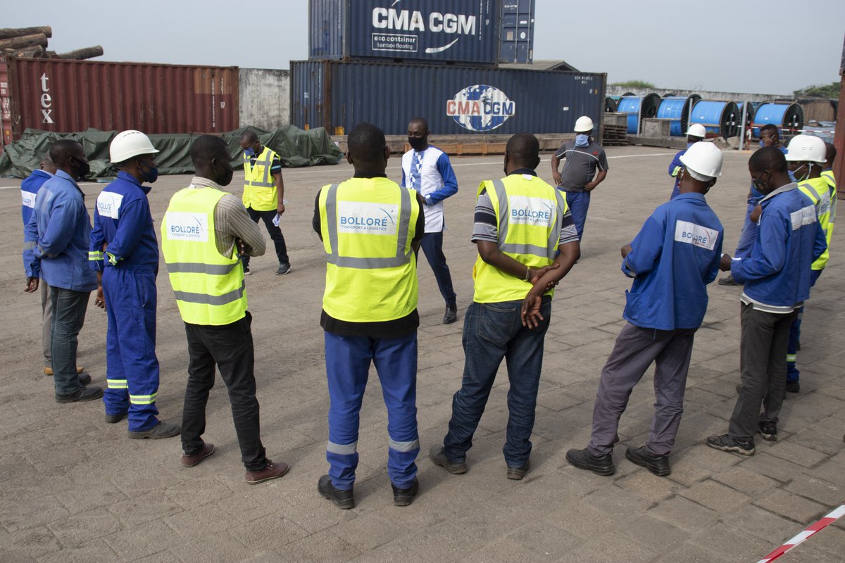 BolloreCongo's tweet photo. De Pointe-Noire à Brazzaville, du 5 au 12 décembre, les collaborateurs évoluant à @BolloreCongo, @Congo_Terminal, #TerminauxDesBassinsDuCongo et #BlueCongo ont été sensibilisés sur le développement durable. Un accent particulier a été mis sur les 4 axes de notre politique #RSE https://t.co/Giv3XxSsjJ