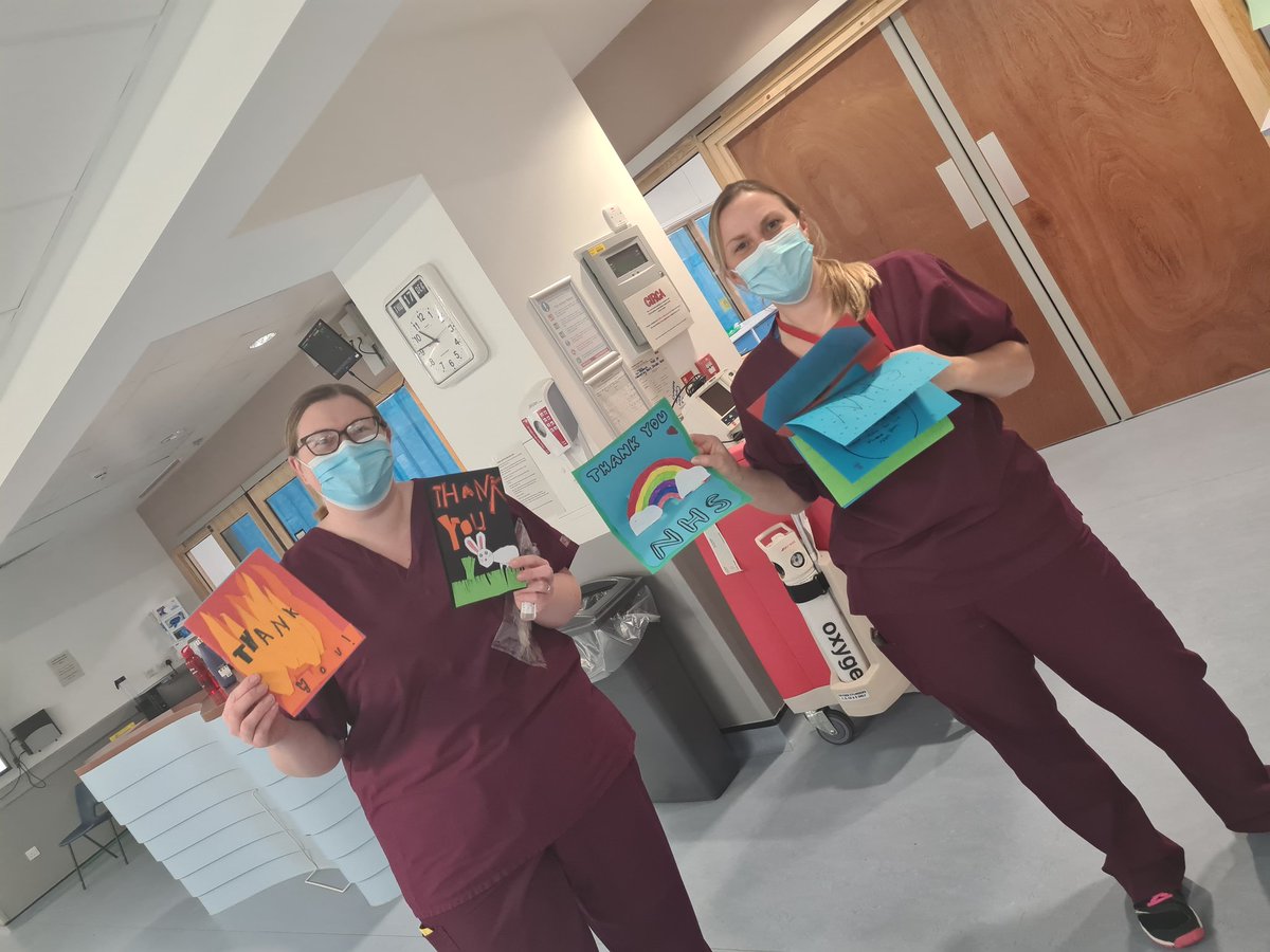HannahMorePri's tweet photo. NHS workers at Bristol BRI loved the cards our Year 5 children made them during #actsofkindnessweek to show our gratitude! #PSHEatHannahMore https://t.co/0RIU6yocp1