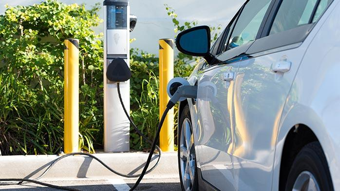 #EVFactFriday
How has the EV market been influenced by COVID-19? Given the effects of COVID-19, technical developments in EV charging and large investments by automakers in EVs are some of the main factors driving the adoption of electric vehicles.

crugroup.com/knowledge-and-…