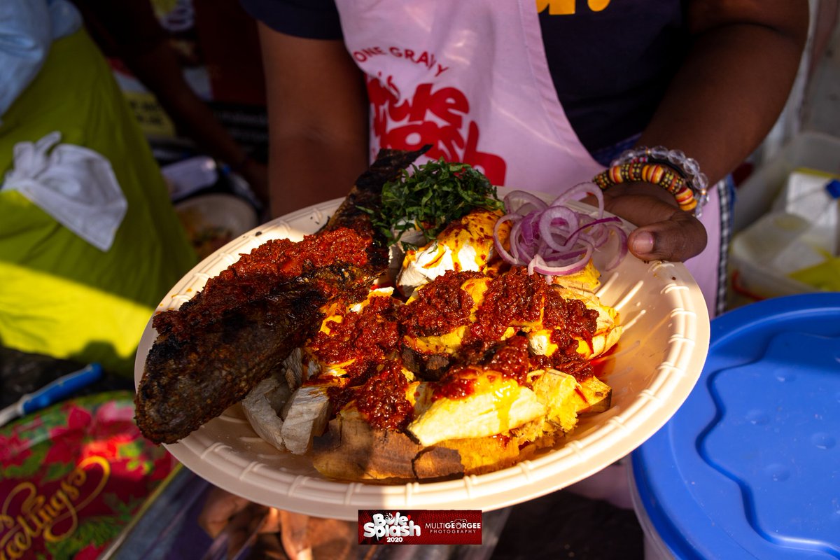 MaleeskySpecial's tweet photo. @chidirolex @sexy_oma_ I sell Roast Foods (aka Bolé and Fish) for Port Harcourt City.

I put my mind wella for this my hustle so well nai make I fit tell you say my Bolé and Fish na ogbongaé and one of Port Harcourt finest👌

I sell from my Point-of-Sale and I also go out for events

Enq: 08037799079 https://t.co/KclnZzjjo8