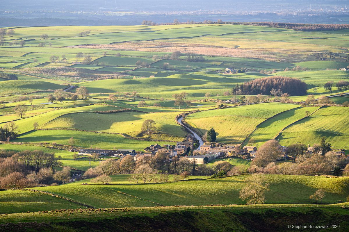 stephanbrz's tweet image. Croglin and Scarrowmanwick between showers yesterday. A passable impression of Tuscany, maybe?🙃  #EastFellside #NorthPennines #EdenValley #Cumbria