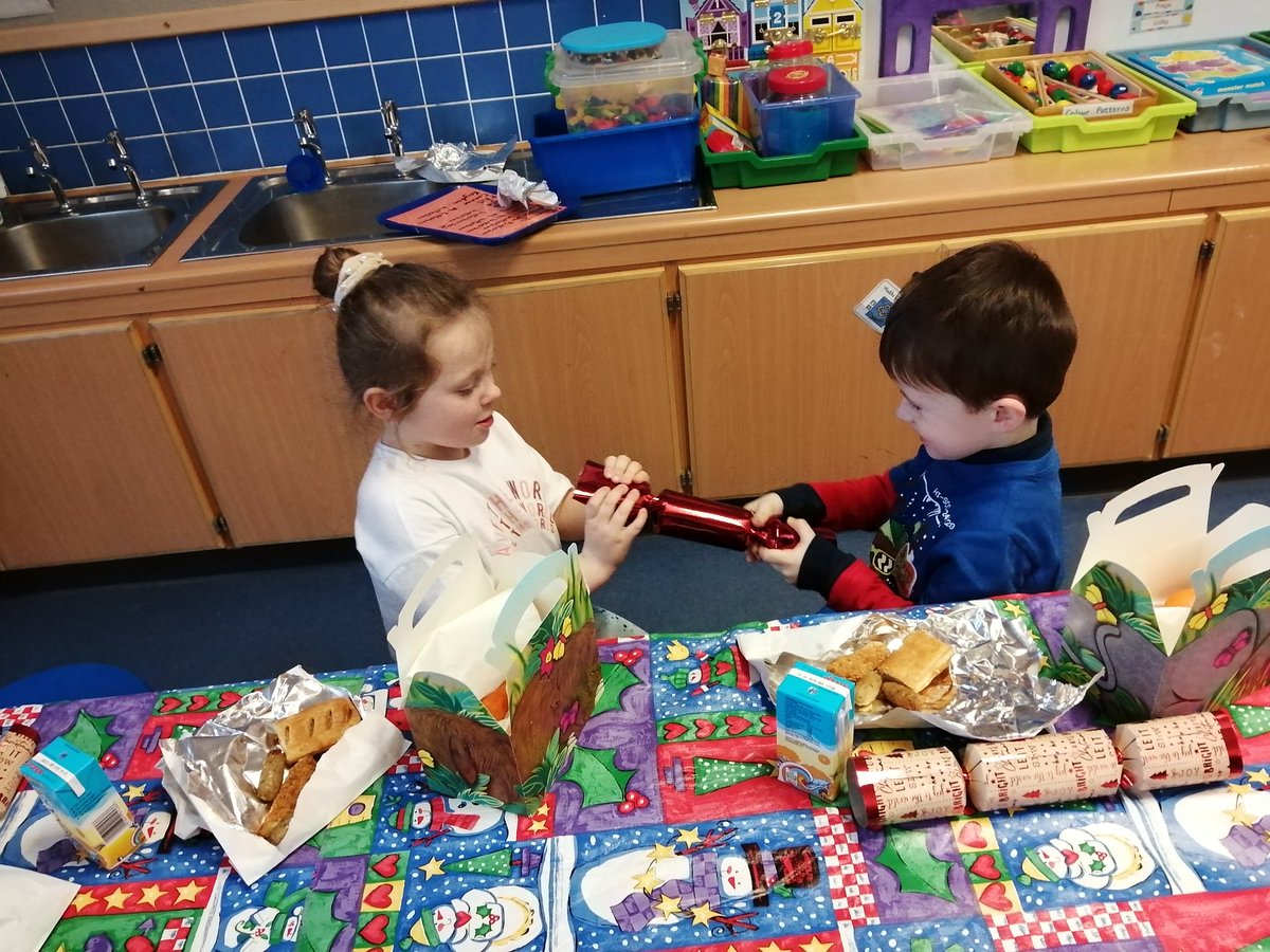 DinningAli's tweet photo. @EPClass1 
We also had our Christmas Lunch today. 🎅🦌🎄🎅🦌🎄🎉 https://t.co/j0PkKaOYbF