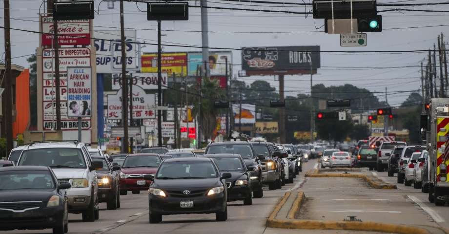 7/ Take a look at these two photos and try and figure out where the people not in cars are supposed to go.
