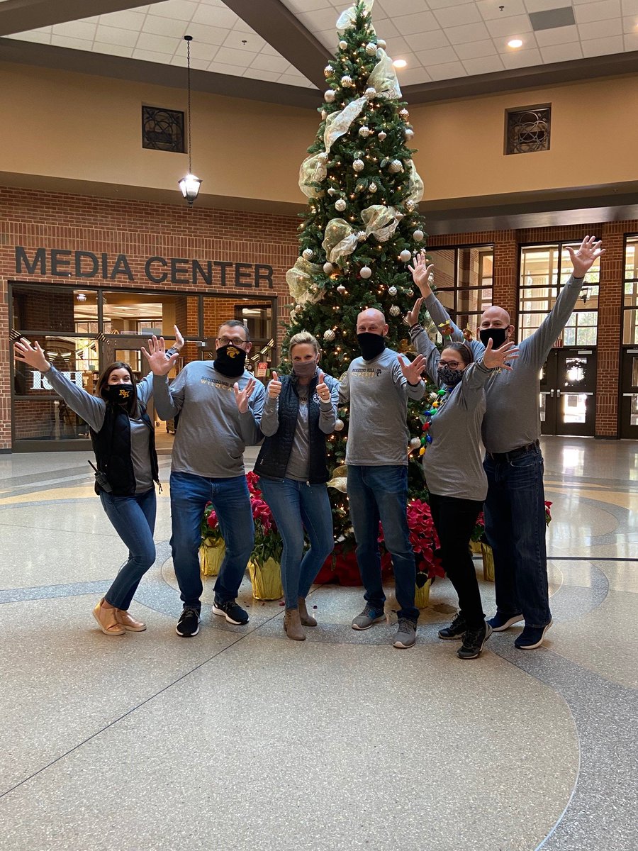RichmondHillMS's tweet photo. We are so happy to be a part of the Bryan County School System. Thank you to Dr. Brooksher and our BOE!! #1KTHANKS #WeAreRHMS https://t.co/IIOmPDriYk