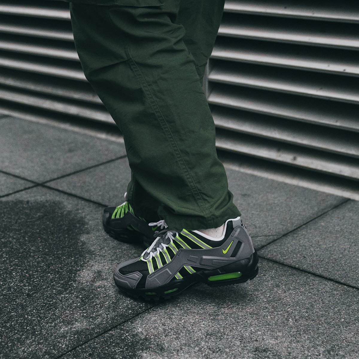 nike original free runs