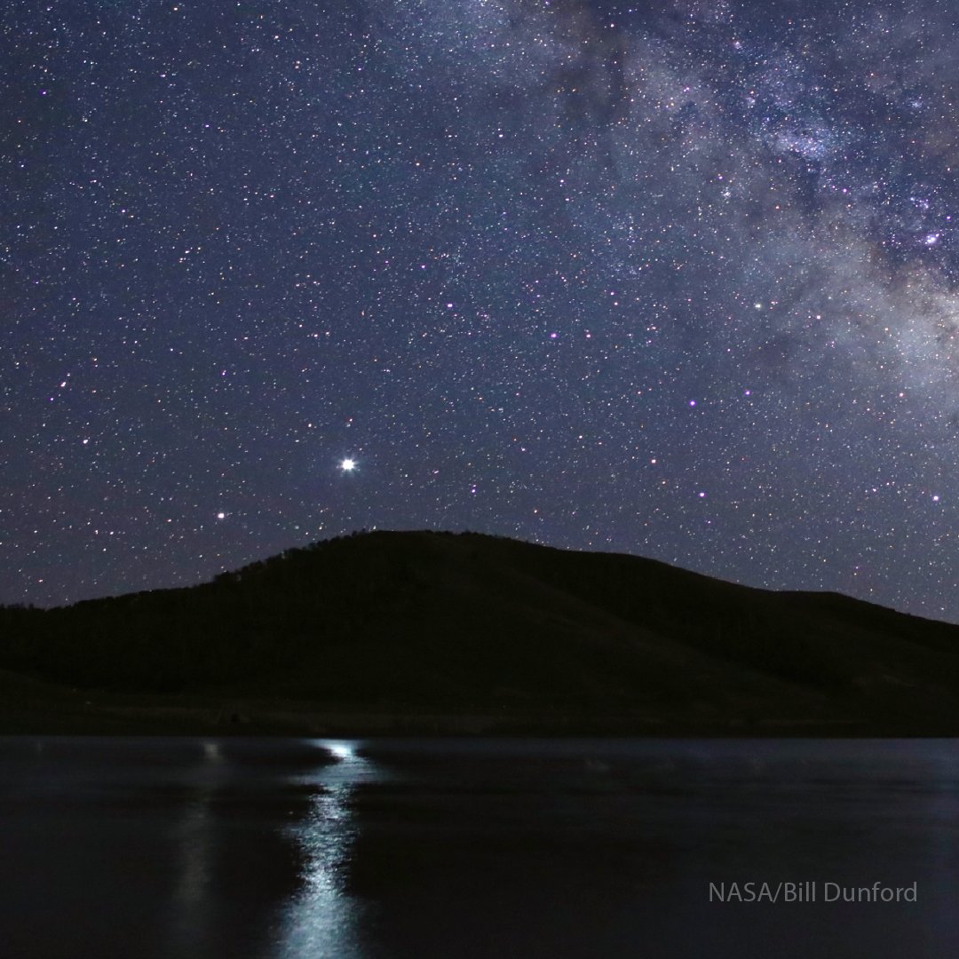 Space360HQ's tweet photo. The Great Conjunction is happening right now, so make sure you take a look to see Jupiter and Saturn aligning in the night sky. 

Here's how to watch: https://t.co/K9GtdTwoXY https://t.co/NYAuGGDvoC