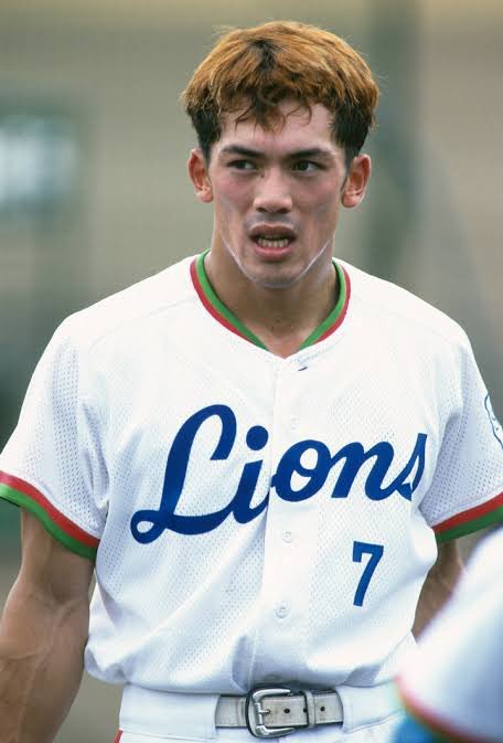 にしだっくす 松井稼頭央はトリプルスリーの時も カッコいいが 髪型短髪の スピードスター時代が超好き 97年オールスター4盗塁はまじ惚れた 5年前に渋谷の街中で偶然見かけた時 大ファンです と言って握手してもらった でも少し変な顔された 後から気づい