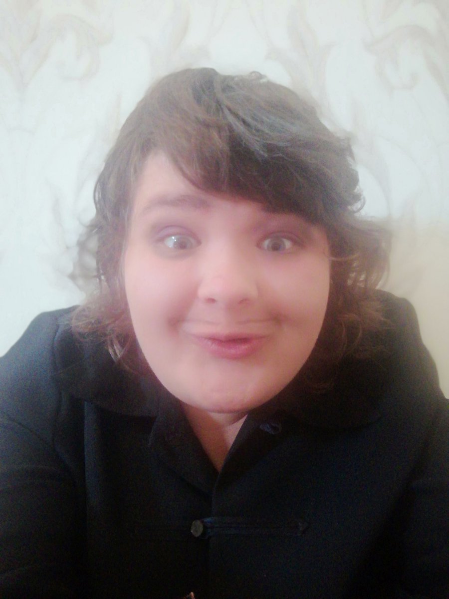 emsiemaefander's tweet photo. Okay so throwback to 2019. It was a few days after the episode aired. I haven't got the full understanding why yet but I knew I had a connection with Remus. Now its 2020 the strangest annoyingest year that I've lived through and I realise why. He gives me confidence to be myself+ https://t.co/vHTENgZSSq
