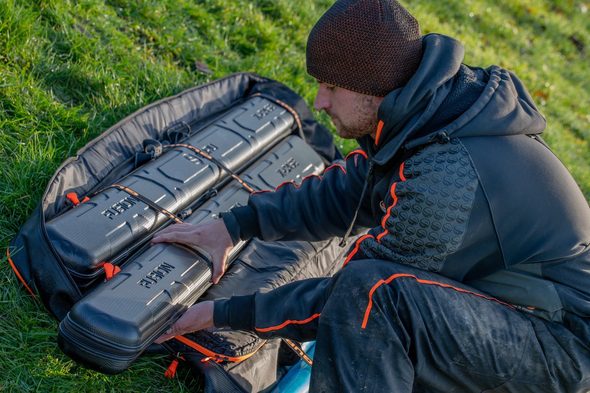 TackleGuru's tweet photo. Getting your kits and poles organised over the Christmas break? 💪🏼🎄 The Fusion X-Case fits a full 16m pole in with ease, houses over 30 top kits, full length shallow kits & is perfect for spare No4 and No5 sections! 😍 Space saver, safety & organisation! 👍🏼 #xcase #fishing #pole https://t.co/YxLH0jSVxf