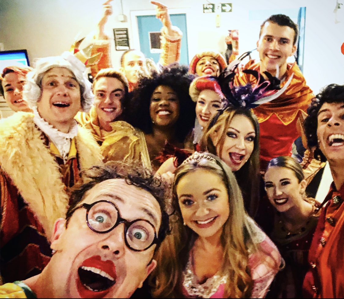 Bobsickle's tweet photo. Happy Panto Day. #PantoDay #lastyears https://t.co/y2xZV68c0D
