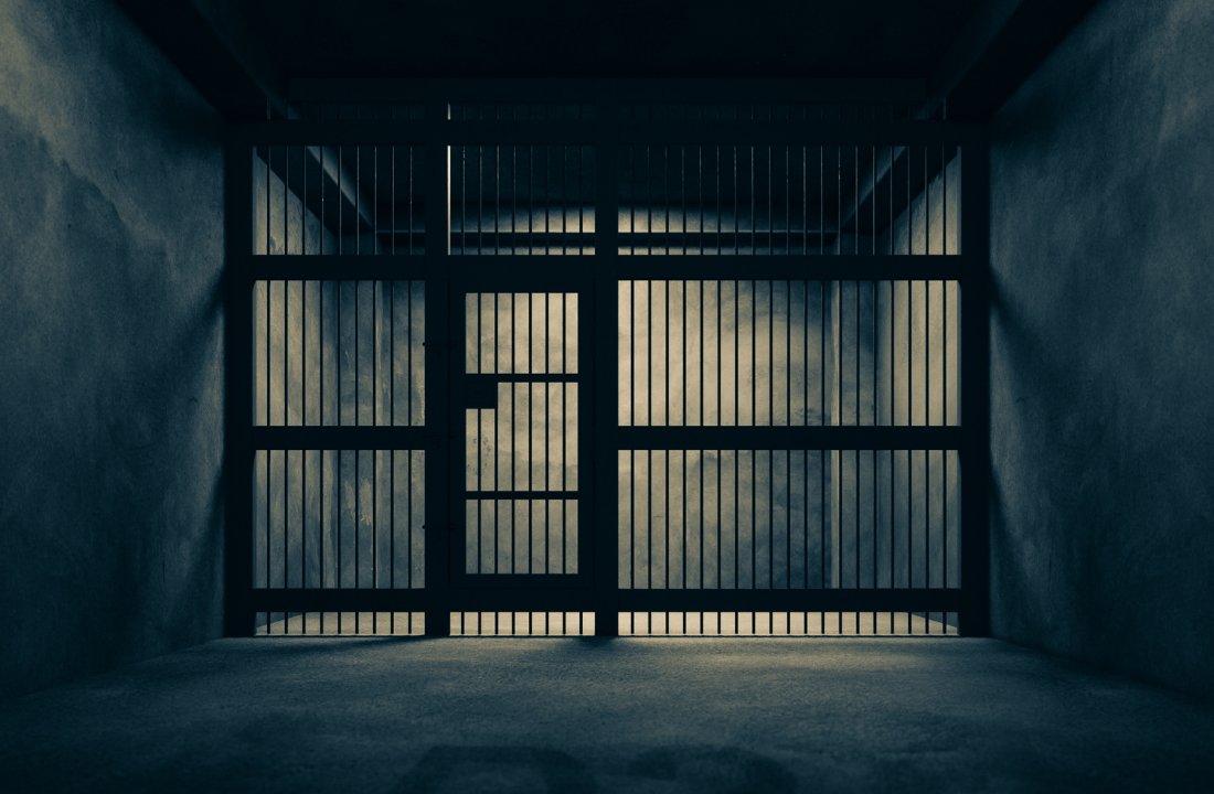 Later that day, I went to my room only to find out he had stolen my money.We never hung out again.In fact, he and his new possy had sent some death threats my way via MSN Messenger (lol!).Obviously, I never felt it was serious.