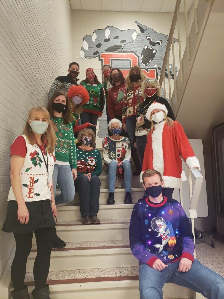 bghsSABKeyC's tweet image. Love these awesome sweaters! Send us what you are wearing today!  ⬇️ #bobcatproud