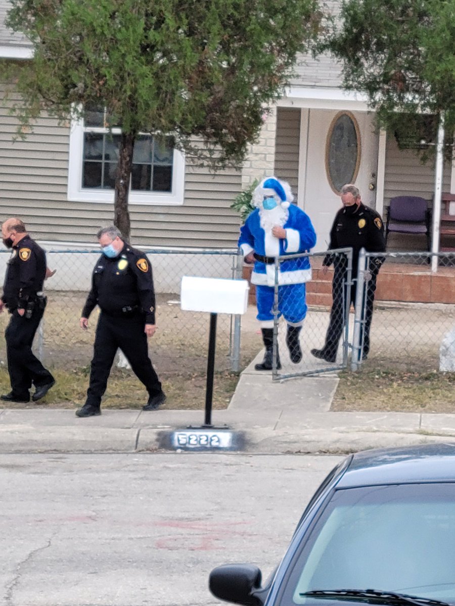 NISD Family (@nisd_family) on Twitter photo Our <a href="/NISD/">Northside ISD</a> <a href="/NISDPoliceDept/">NISD Police Department</a> collected TONS of men's undies for #Threads. And when they finished dropping off here they gave candy to our neighbors. These guys never stop serving others. #ItsWhatWeDo #BetterTogether Our <a href="/NISD/">Northside ISD</a> <a href="/NISDPoliceDept/">NISD Police Department</a> collected TONS of men's undies for #Threads. And when they finished dropping off here they gave candy to our neighbors. These guys never stop serving others. #ItsWhatWeDo #BetterTogether
