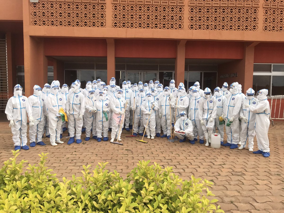 Jnrmadjo's tweet photo. Je voudrais partager cette photo souvenir de tout le personnel du #Centre_de_Traitement_des_Épidémies_de_Allada engagées dans la riposte contre la #Covid19 au #Bénin.
Merci @gouvbenin @UNICEF_Benin @unfpa_benin @SemeCity pour les efforts consentis. https://t.co/OKOqyL0s7u