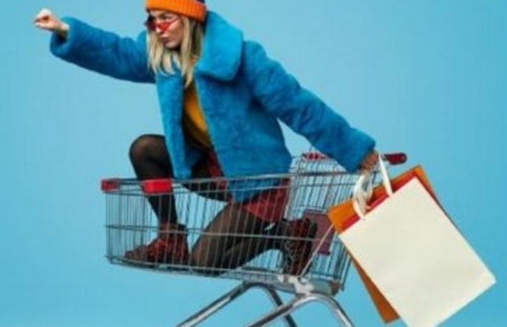 [Etude] #Retail :  Les Français 🇫🇷 restent attachés à leurs #pointdevente physiques 
👉 malgré l'essor du #eCommerce le #magasin joue un rôle important dans le parcours achat, mais les shoppers attendent d'autres services 

sco.lt/4lkKZ6 v <a href="/FNW_FR/">FashionNetwork FR</a> 

#LabLuxuryandRetail