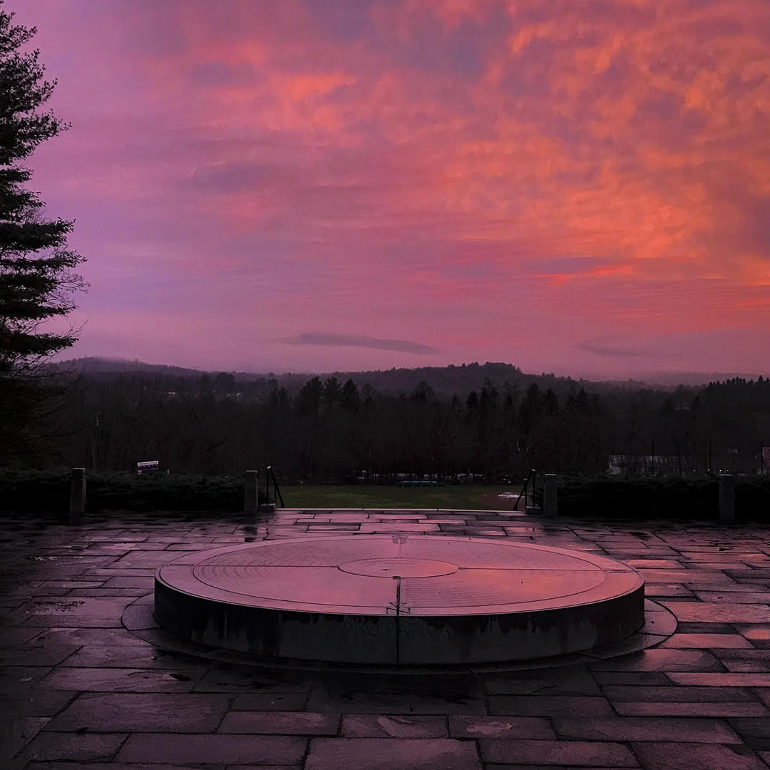 AmherstCollege's tweet photo. A glimpse of campus from sunset to snow: December 14, 2020 and December 17, 2020. ❄️ https://t.co/d1DZnw9Q7Z