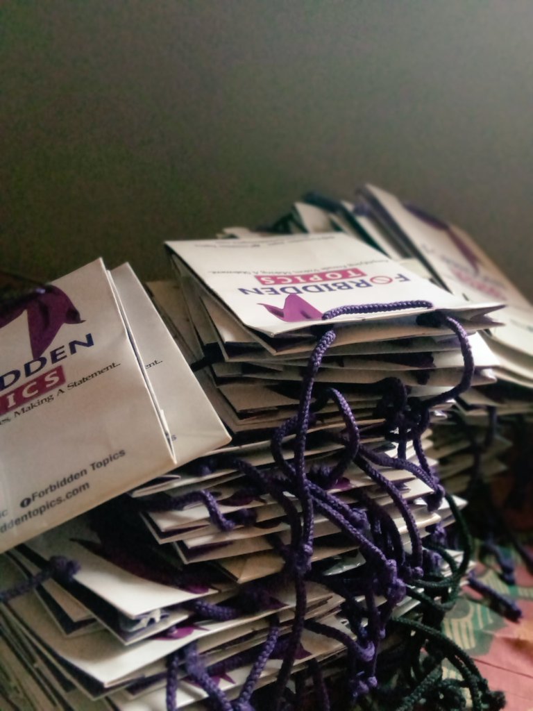 TeweDami's tweet photo. The packs for @forbidden_topic statement T-Shirts came in today 🥺

After saying that girls should venture into business, bridging the financial inequality gap.

I'm proud my money is where my mouth is, business woman reloaded 🤭

Please, patronise my business 🙏

Just #4000 each https://t.co/t0e53DiRlb