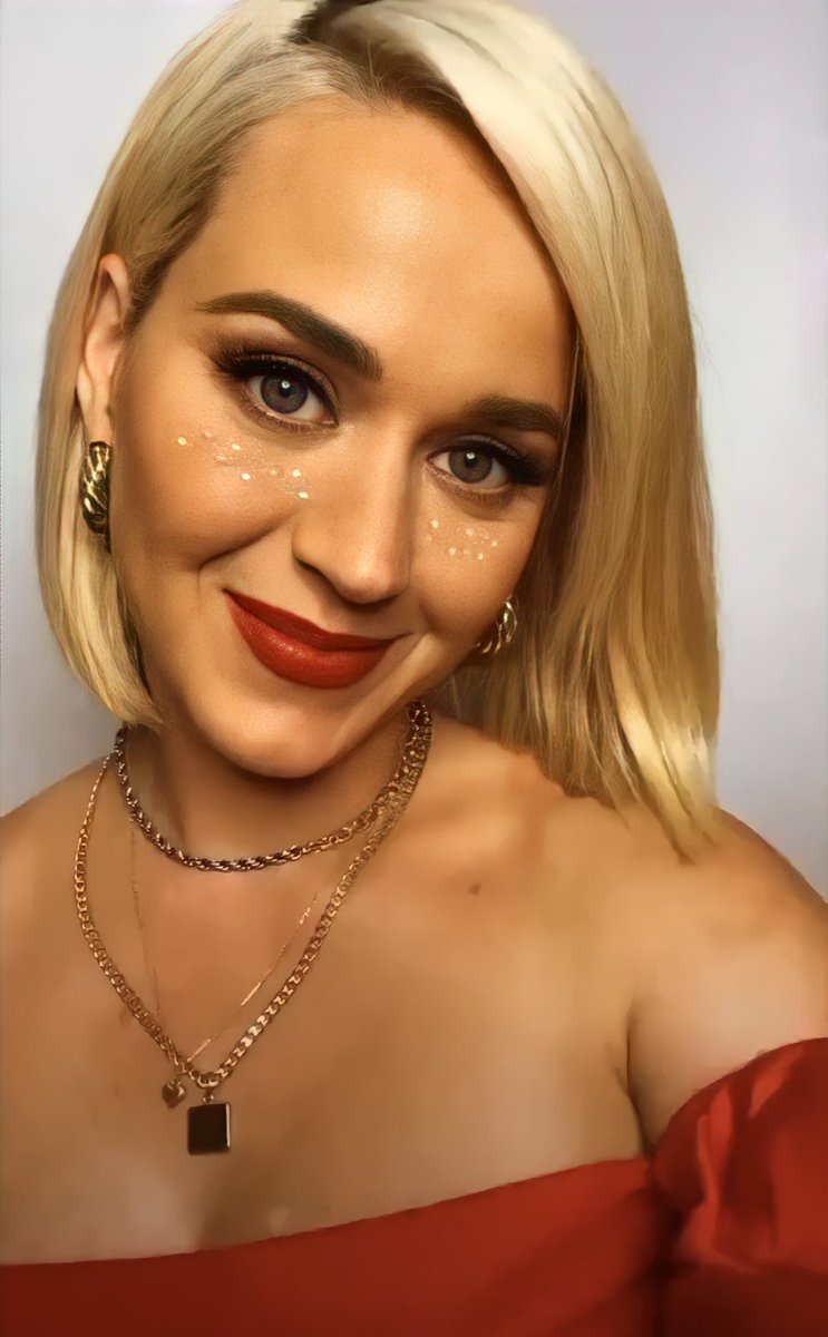 looksbykaty's tweet photo. https://t.co/MpG63IvYBv