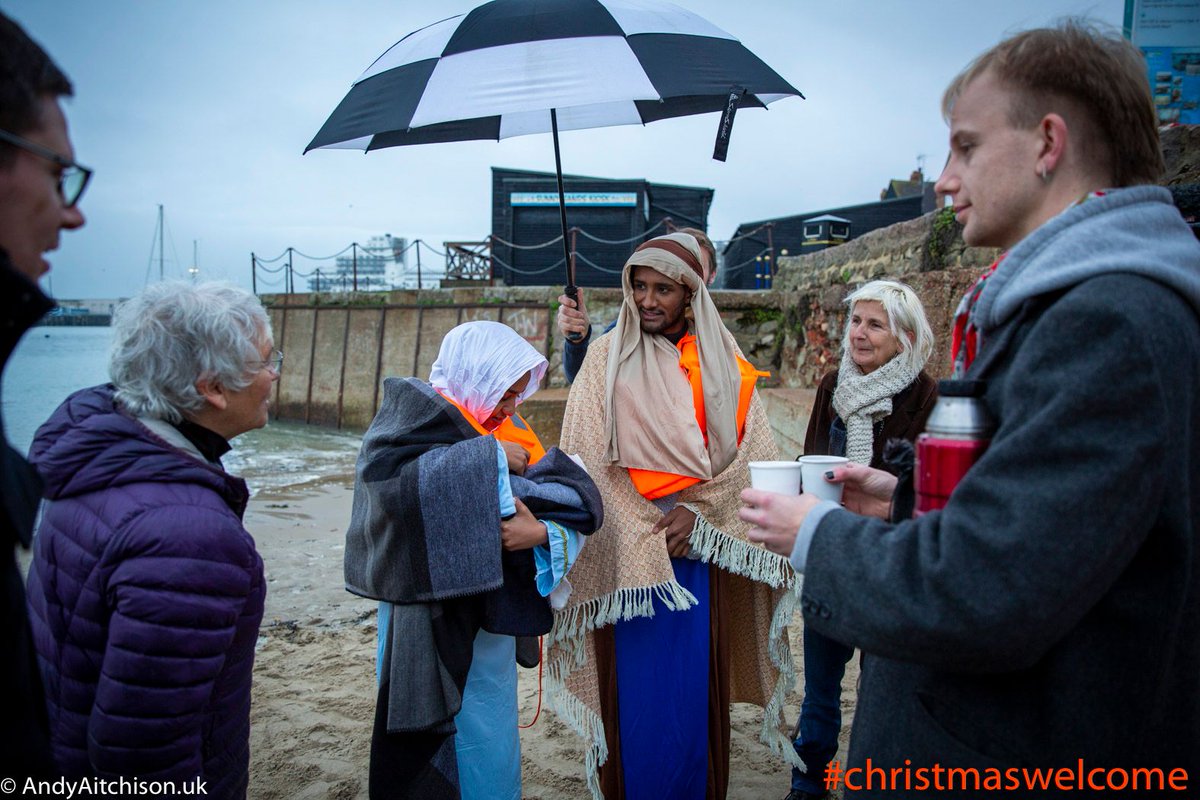 Take a look at this nativity staged on a Folkestone beach in Kent. Mary and Joseph are played by refugees from Eritrea and they are given a special #ChristmasWelcome by the local community #RefugeesWelcome #InternationalMigrantsDay