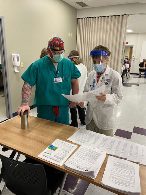 KUPharmacy's tweet image. KU School of Pharmacy Pharm.D. students have worked throughout the pandemic and are now helping Kansas healthcare workers administer the COVID vaccine. We are proud of their professionalism and confident that the future of Kansas pharmacy is in good hands. #service