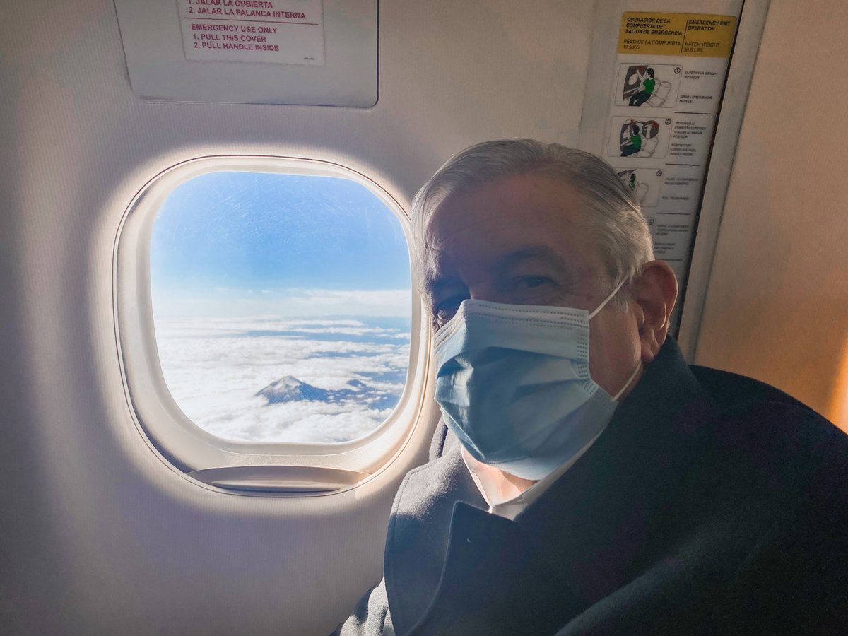 En vuelo de México a Villahermosa vimos por la ventanilla el majestuoso Pico de Orizaba.