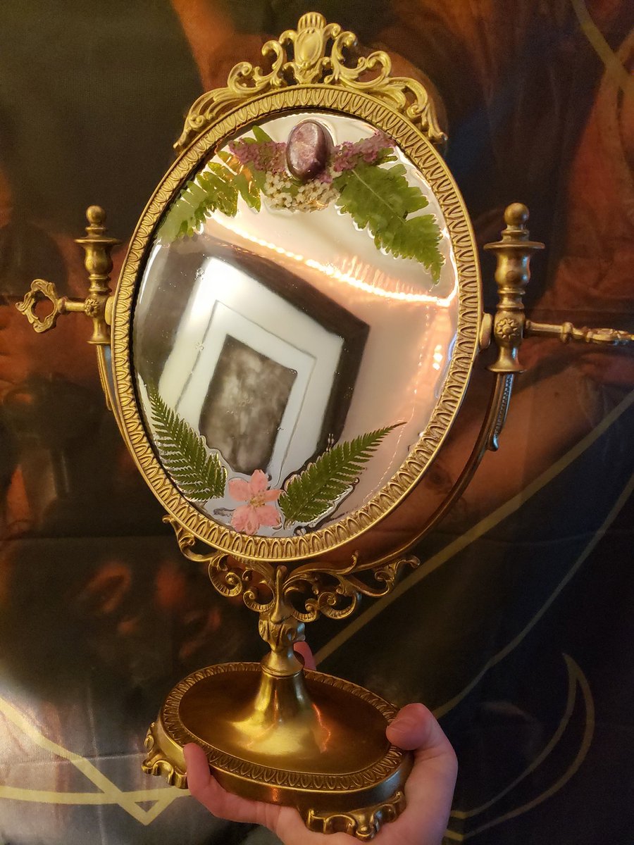 AcryptidA's tweet image. hi i just want yall 2 see these beauties again tbh 😍🖤

Tell me your favorite &amp;amp; I'll give you a fun fact about the piece!!! 💕