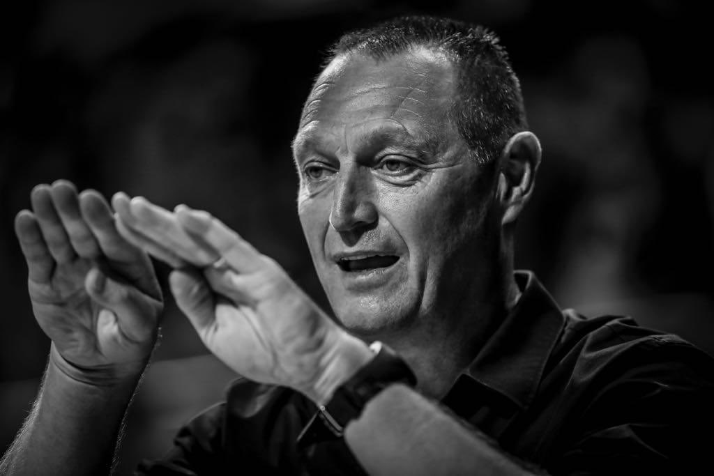 Extremely proud to announce <a href="/MestdaghPhilip/">Philip Mestdagh</a> won the award of “coach of the year”! True architect behind the success of <a href="/TheBelgianCats/">Belgian Cats</a> ! Congrats coach! #sportgala