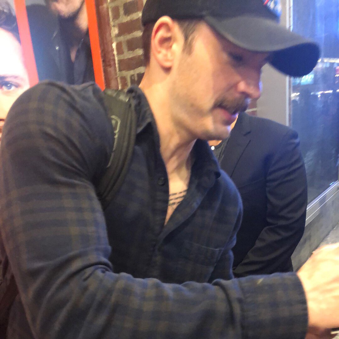 Chris Evans’ huge hand, very important thread