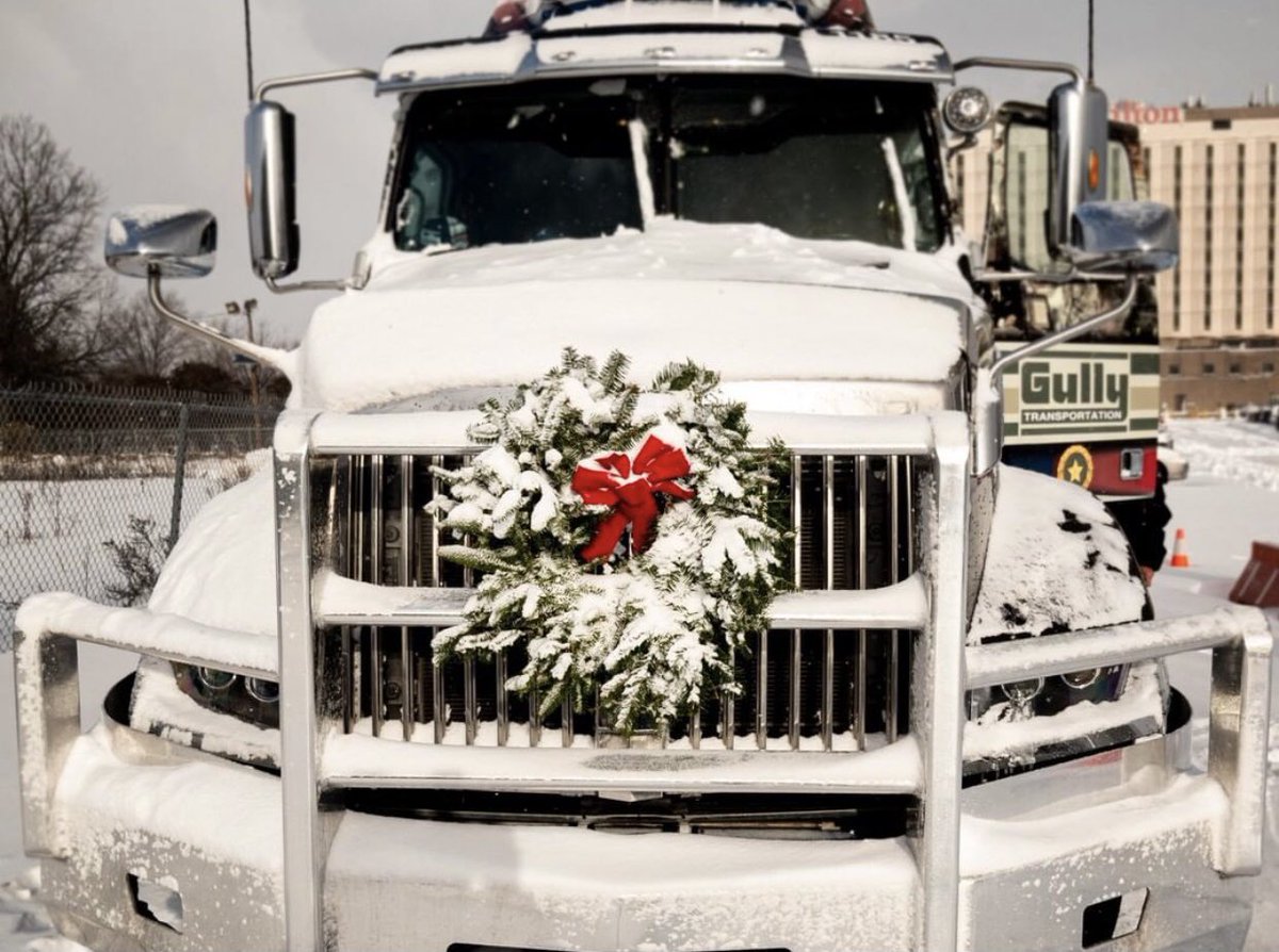 We were extremely humbled &amp; honored to host Wreaths Across America (@wreathsacross) on Wednesday night in the middle of a major snowstorm. Full story on our Facebook Page. 
Thank you @penfed &amp;  @wreathsacross for allowing us to be a part of this remarkable experience.
🇺🇸❤️