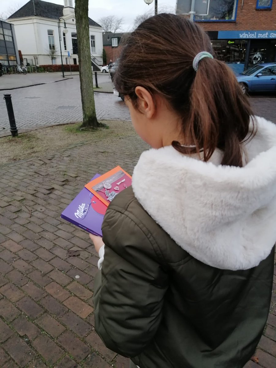 1- Leuke voorbeelden die we ontvangen van inzendingen van mensen tijdens de KUNST VAN HET SAMENLEVEN KERST EDITIE ! Zo zijn mensen langs hun buren en organisaties/instellingen in de buurt geweest. #Eenkleingebaar #KunstvanhetSamenleven