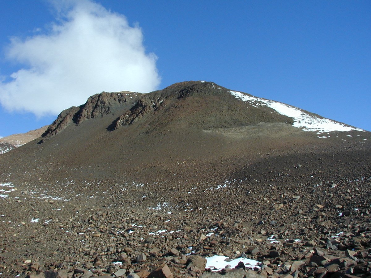 OTD 12-18-2000, a few members of  #ANSMET2000 team got a helicopter ride to nearby Derrick Peak, where some iron meteorites had been found previously