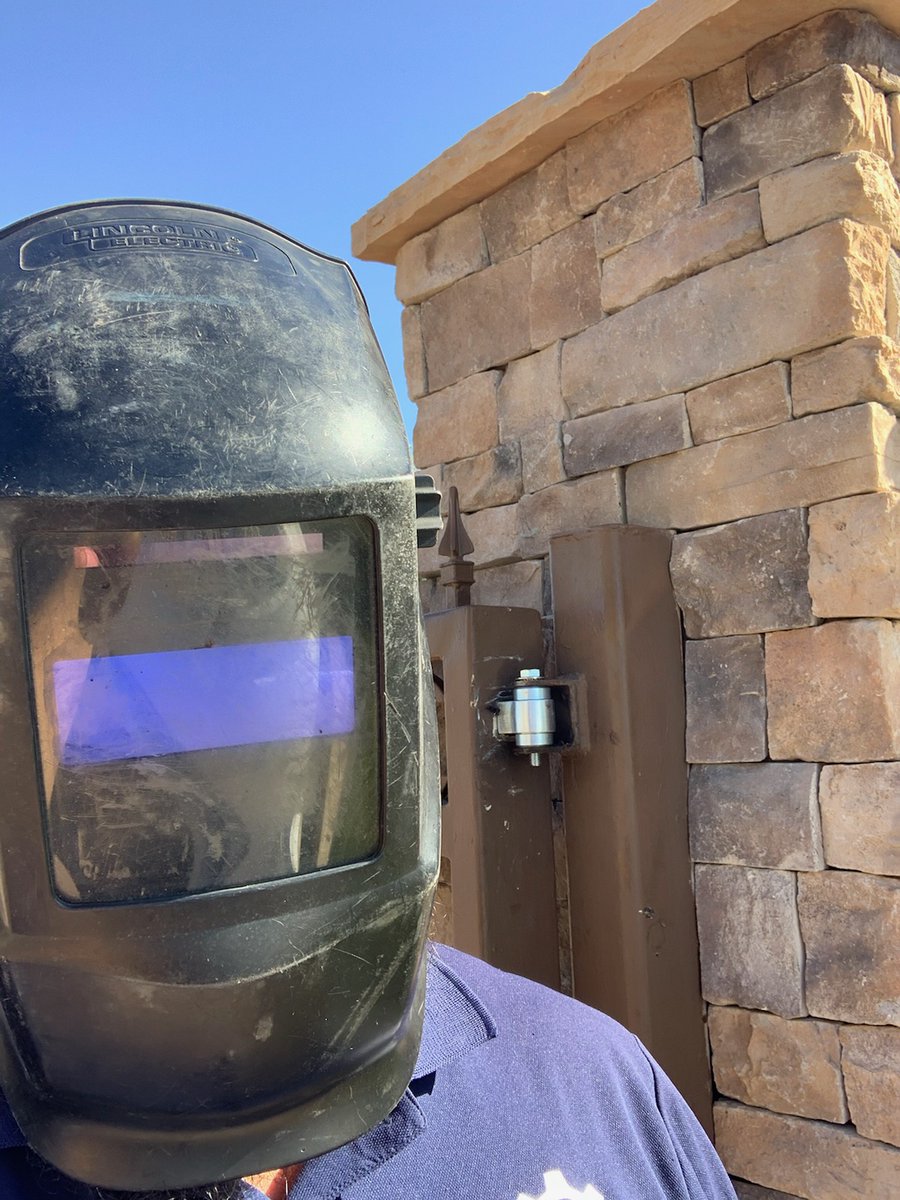 bsnsecurity's tweet photo. We are committed to help you when you least expected damage! Here is our technician, Johnny, ready to repair or replace a community gate that got ran into by a fleeing driver. Thank you, Johnny! https://t.co/HxNGn6NkXh