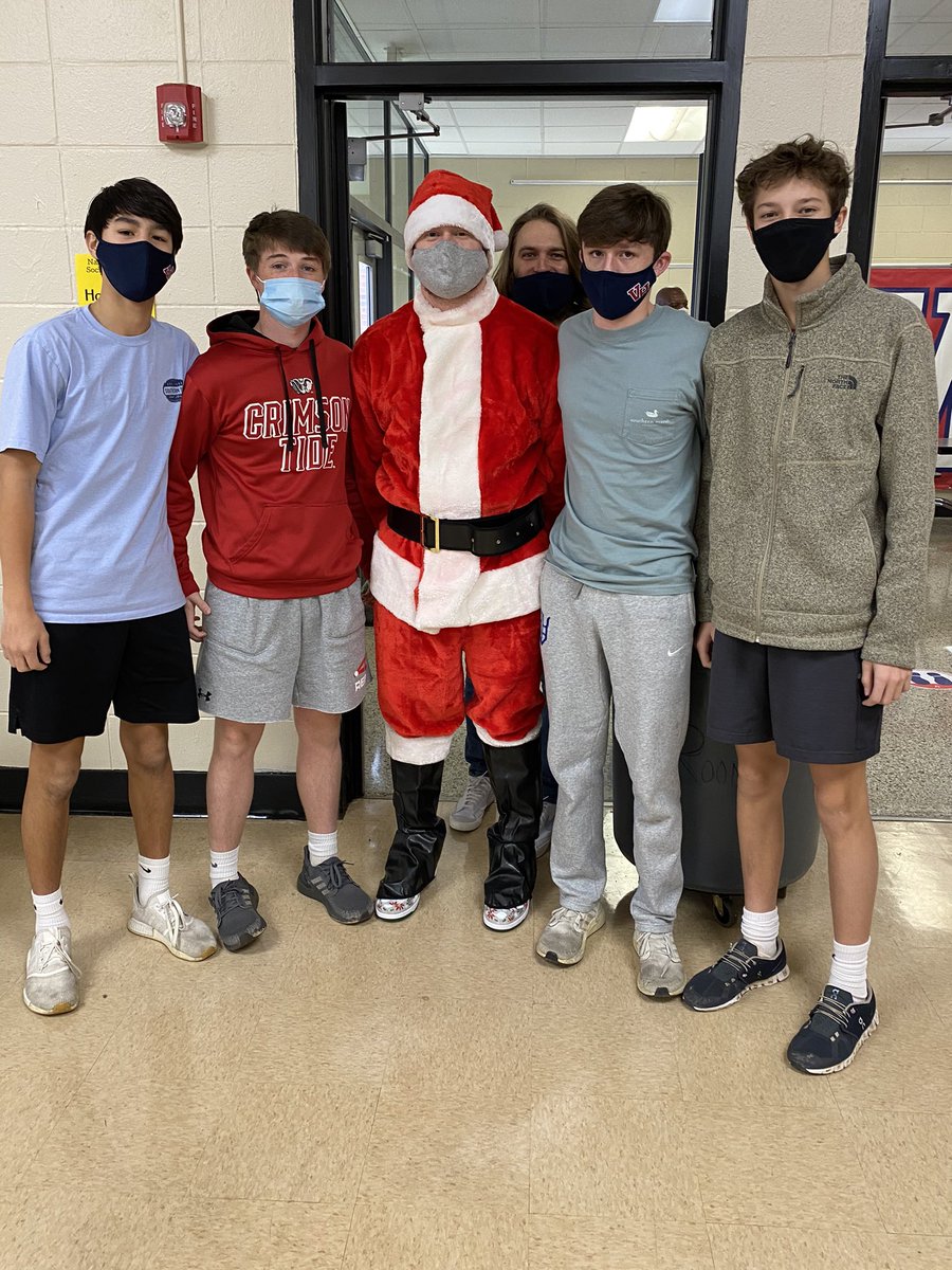 1rebelbaseball's tweet photo. Merry Christmas from Santa Skewes and some Freshman Elves! https://t.co/RKKwuxxfzw