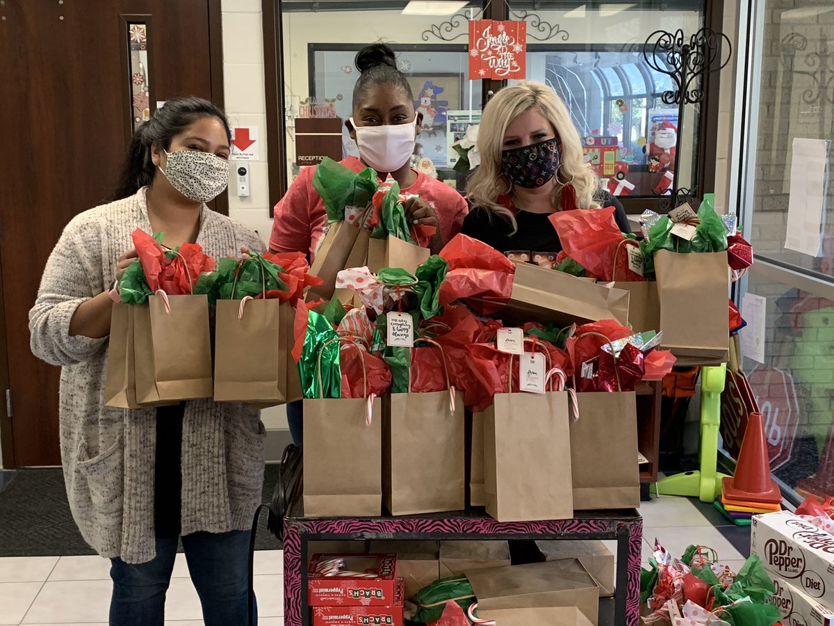 HumbleISD_TE's tweet photo. Thank you @TimbersPto for the treats and for lunch! https://t.co/Or4c0C3g5C
