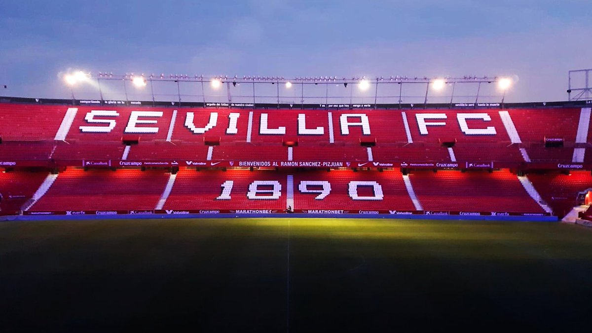 SevillaFC's tweet photo. 📸 𝟭 𝟴 𝟵 𝟬 ❤️

#WeareSevilla https://t.co/zYS0K8G1gj