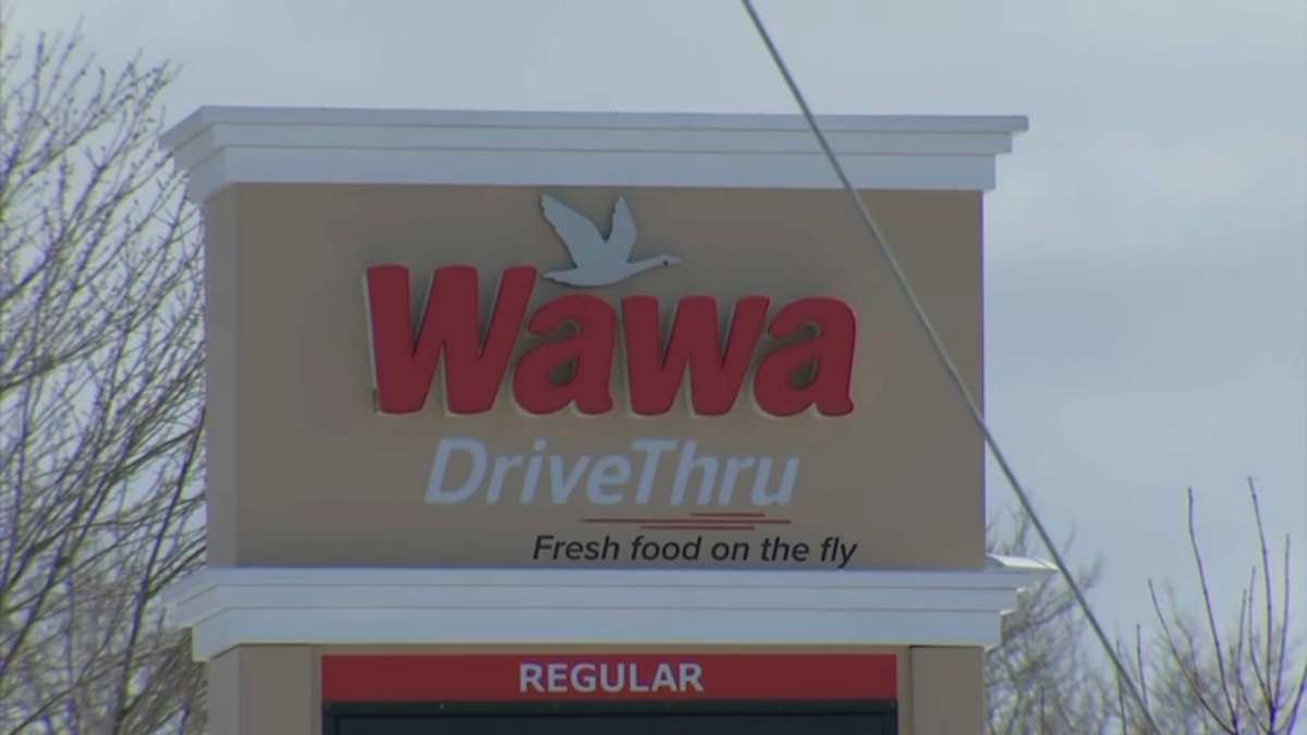 NBCPhiladelphia's tweet photo. No need to leave your car to get your Shorti at @Wawa's first-ever drive-thru location. https://t.co/0D907t72Oo https://t.co/XH66Mzzq1d