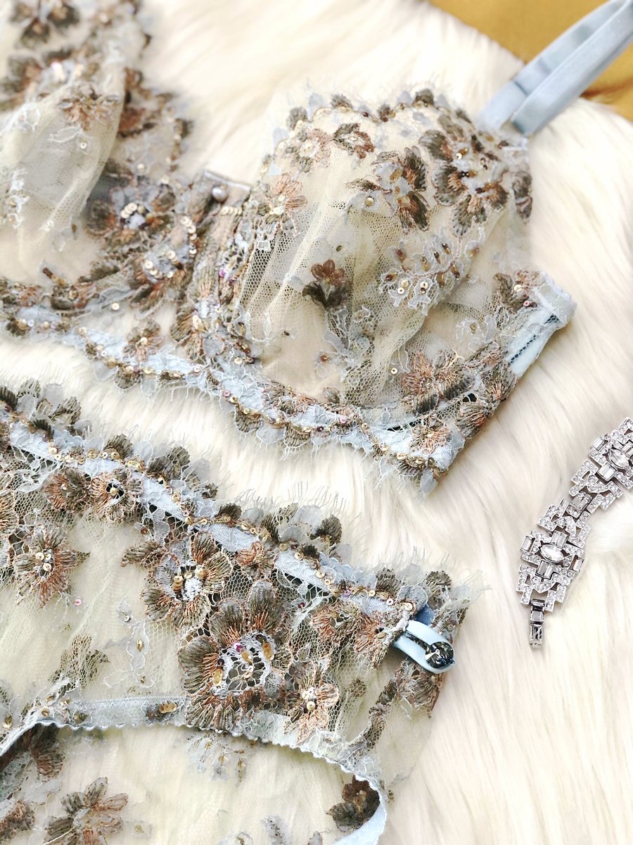 Oh and the little Swarovski Crystal detail on the side too! Cant forget that. *dreamy sigh*It was a real treat to see these pieces in-person.