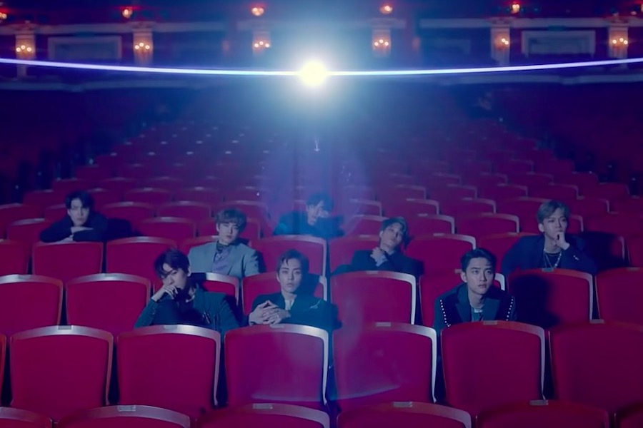 soompi's tweet photo. #EXO’s “Love Shot” Becomes Their Fastest MV To Hit 350 Million Views https://t.co/nfVFa2lRkL https://t.co/1ox0AeINEL