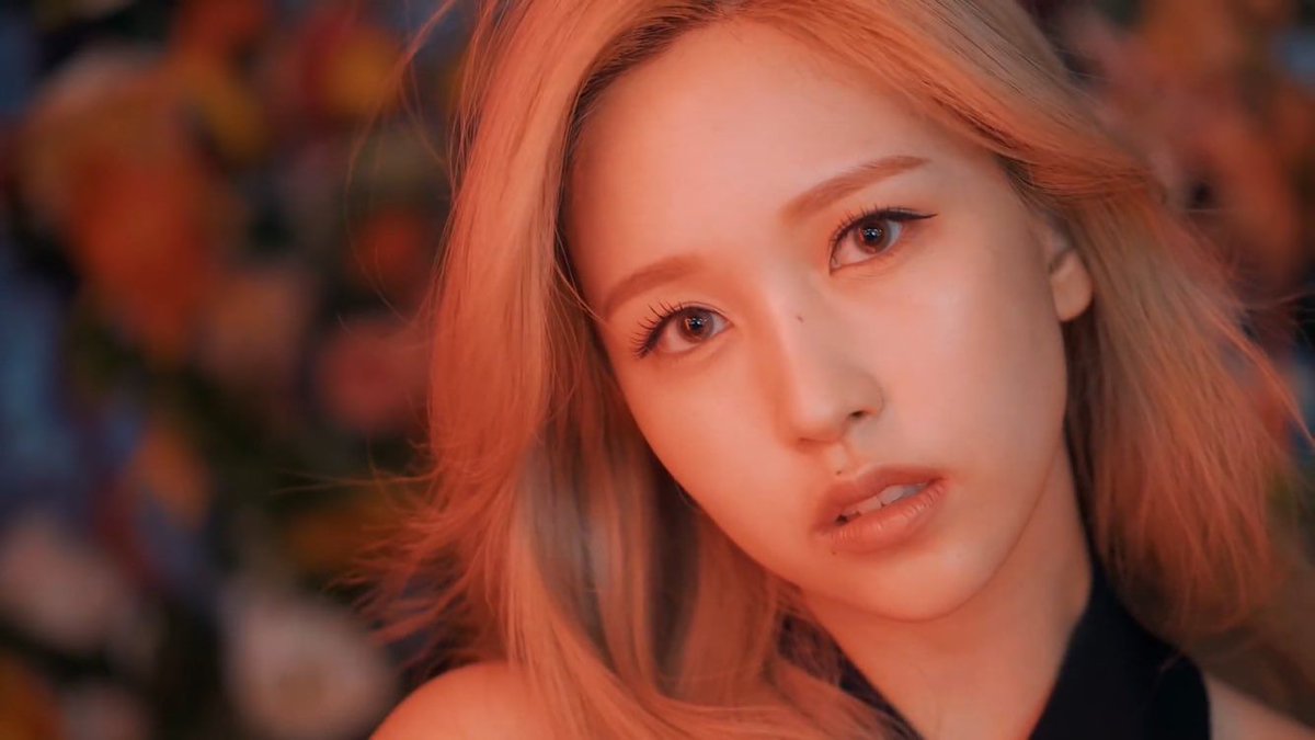 misanapic's tweet photo. ↳ Eyes wide open Mina 💕

🏷 : #Mina #미나 #Twice #트와이스 https://t.co/TyWrkqIGzj