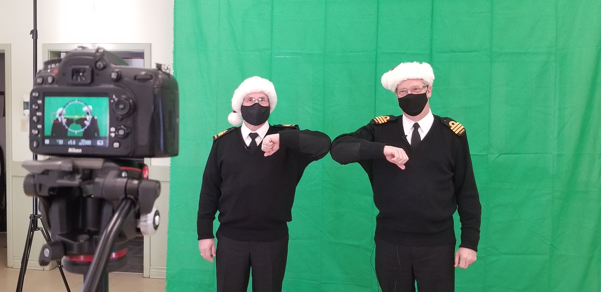 What a year, eh? On behalf of the RCSU(A), Merry Christmas and a Happy New Year, Joyeux Noël et Bonne Année! Check out my holiday video here: business.facebook.com/watch/?v=42151… @cadetsca @ComdCJCR
<a href="/RCAF_ARC/">Royal Canadian Air Force</a> <a href="/NORADCommand/">North American Aerospace Defense Command</a>
PS: Santa makes a brief appearance! #NORADTracksSanta