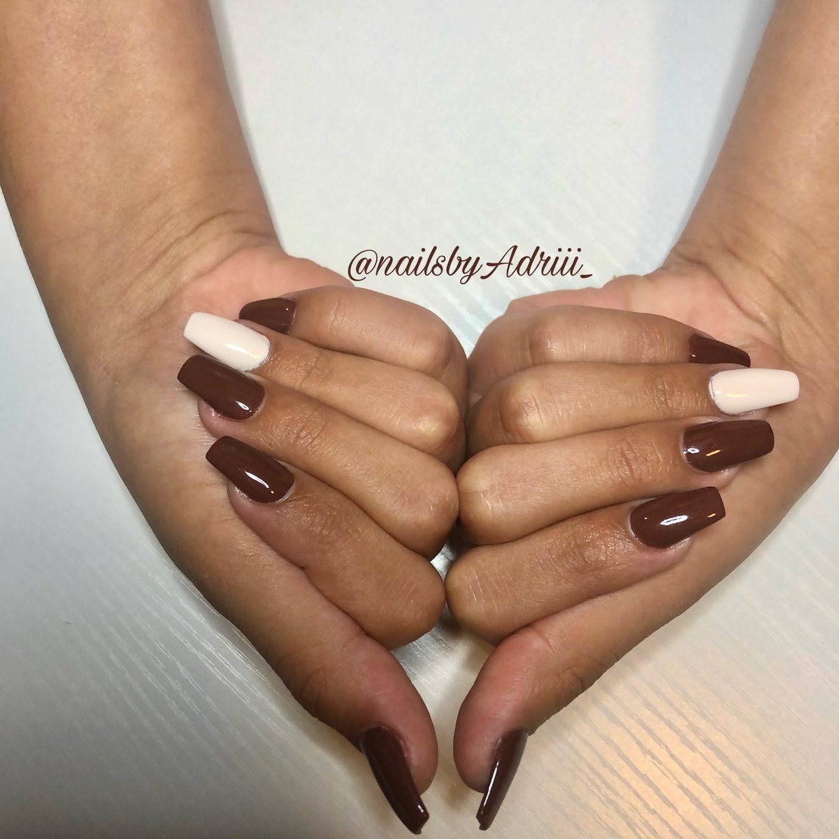 iamADRIxo's tweet photo. 🤎
Dm me to book an appointment. 
#acrylicnails #fullsetnails #longnails #youngnailsacrylic #yncoreclear #beetlesgelpolish #fallnails #simplenails #classynails #nailsbyadriii https://t.co/goaTI1pzAN
